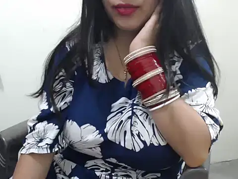 Snapshot of HOT_CHILLY chatting on May 2026 09:17:02 AM HOT CHILLY online show from May 2026 09:17:02 AM