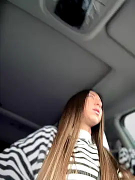 EvaCatt online show from November 2025 04:02:02 AM