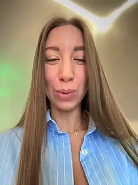 EvaCatt online show from November 2025 03:39:01 AM