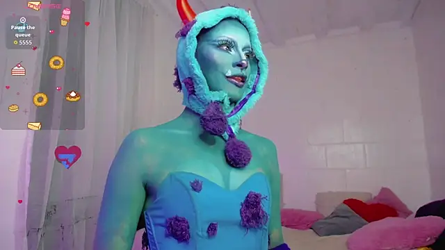 Summer XO online show from November 2025 04:25:01 AM