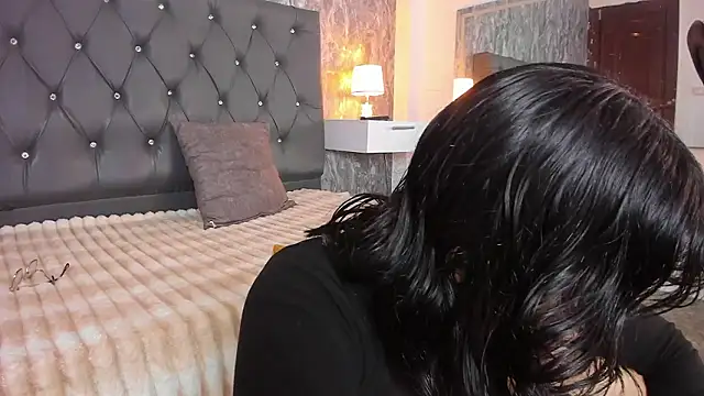 Lia sarahi online show from March 2026 12:00:02 PM