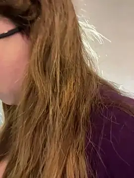 DienkaGreen online show from December 2025 12:25:02 PM