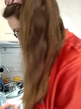 DienkaGreen online show from December 2025 01:05:02 PM