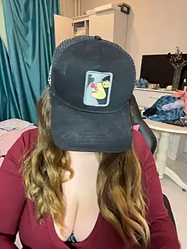 DienkaGreen online show from February 2026 03:32:02 AM