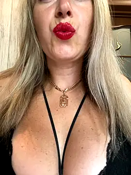 Snapshot of Kittenforyou chatting on September 2025 08:58:02 AM Kittenforyou online show from September 2025 08:58:02 AM