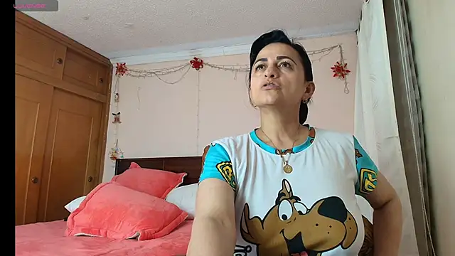 Snapshot of ISABEEL_SOFIA01 chatting on May 2026 11:45:01 PM ISABEEL SOFIA01 online show from May 2026 11:45:01 PM