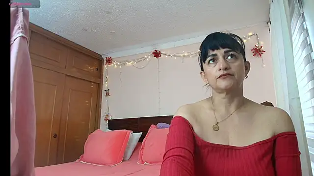Snapshot of ISABEEL_SOFIA01 chatting on May 2026 01:39:01 PM ISABEEL SOFIA01 online show from May 2026 01:39:01 PM