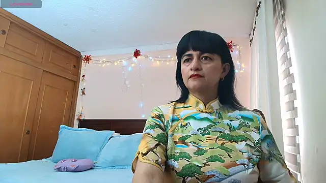 Snapshot of ISABEEL_SOFIA01 chatting on May 2026 04:27:02 PM ISABEEL SOFIA01 online show from May 2026 04:27:02 PM