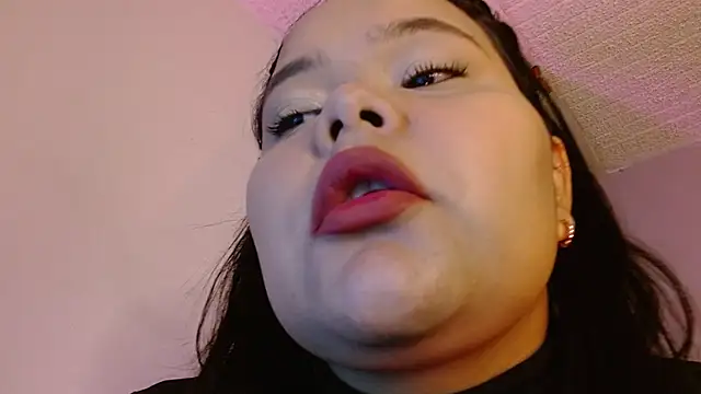 Snapshot of sexychubby___ chatting on July 2026 05:28:01 PM sexychubby online show from July 2026 05:28:01 PM