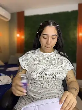 Amandanauty online show from January 2026 04:37:02 AM