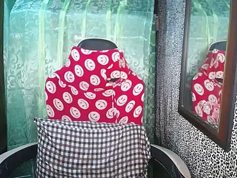 Snapshot of Ms_Lollipop69 chatting on December 2024 11:06:02 PM Ms Lollipop69 online show from December 2024 11:06:02 PM