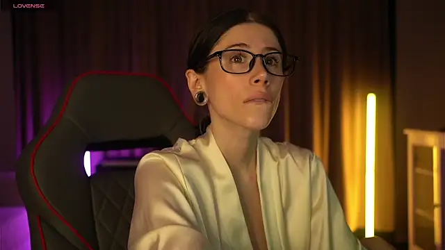 Your Nicolett online show from December 2025 12:27:01 AM