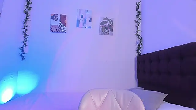 Athompzon online show from October 2025 07:23:01 PM