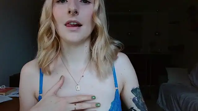 illusorycat online show from November 2025 01:04:02 PM