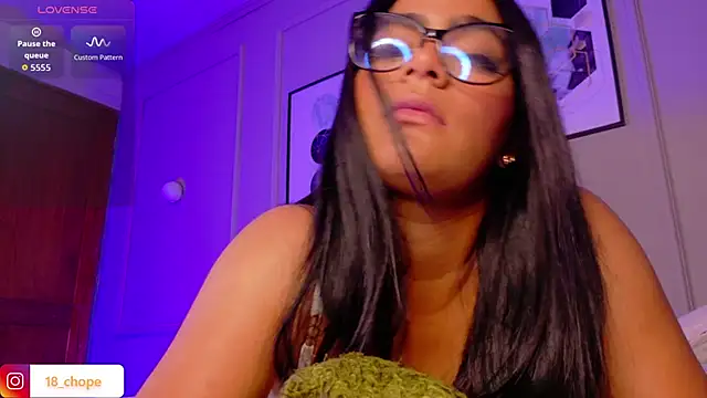 Snapshot of _charlotte11 chatting on October 2025 01:54:01 PM charlotte11 online show from October 2025 01:54:01 PM