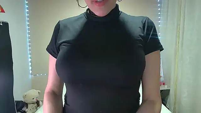 Snapshot of candycarson1 chatting on December 2024 02:25:02 AM candycarson1 online show from December 2024 02:25:02 AM