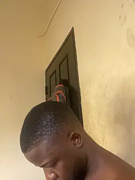 Snapshot of vannycov chatting on November 2025 03:12:01 PM vannycov online show from November 2025 03:12:01 PM