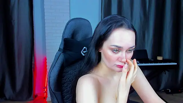 Snapshot of QueenAliss chatting on January 2025 11:38:02 AM QueenAliss online show from January 2025 11:38:02 AM
