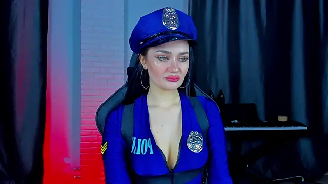 Snapshot of QueenAliss chatting on February 2025 02:22:02 AM QueenAliss online show from February 2025 02:22:02 AM