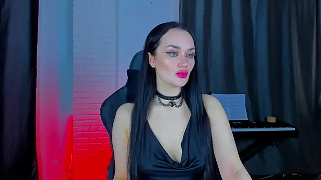 Snapshot of QueenAliss chatting on February 2025 07:04:02 AM QueenAliss online show from February 2025 07:04:02 AM
