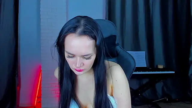 Snapshot of QueenAliss chatting on February 2025 02:24:01 PM QueenAliss online show from February 2025 02:24:01 PM