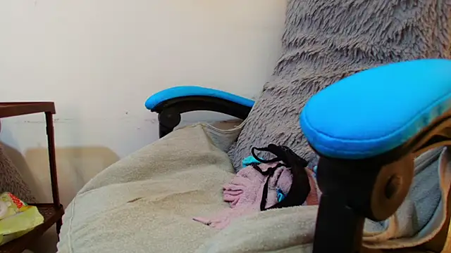 klylls squirt  online show from April 2026 07:15:02 PM