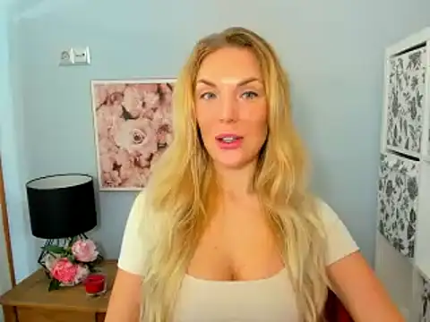 AulloraHoney online show from December 2024 09:35:01 AM