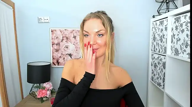 AulloraHoney online show from February 2025 07:41:01 PM