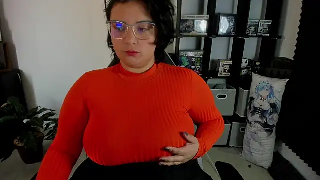 aika-dreams online show from December 2024 01:22:01 PM