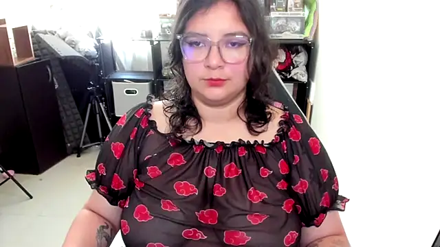 aika-dreams online show from November 2025 02:06:02 PM