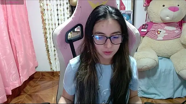 Maggie Fox3 online show from October 2025 02:11:02 AM