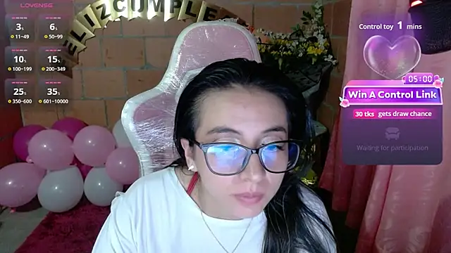 Snapshot of Maggie_Fox3 chatting on June 2026 03:02:02 AM Maggie Fox3 online show from June 2026 03:02:02 AM