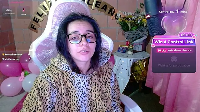 Snapshot of Maggie_Fox3 chatting on June 2026 01:10:02 AM Maggie Fox3 online show from June 2026 01:10:02 AM