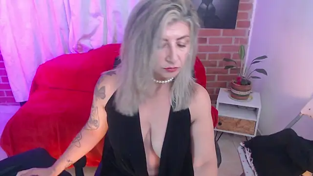 agnes blackmoree online show from February 2026 03:25:01 AM