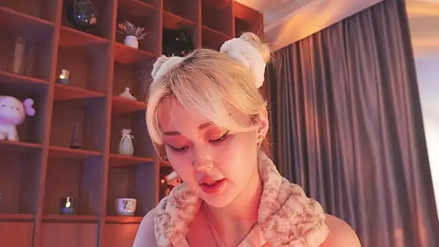 hyun chia online show from November 2025 01:39:01 AM