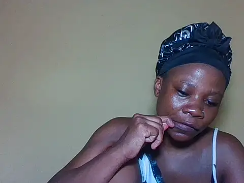 Snapshot of Sweetbaby004 chatting on June 2026 10:43:02 PM Sweetbaby004 online show from June 2026 10:43:02 PM