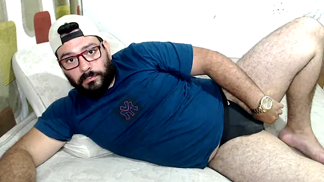 Snapshot of lucasprloco chatting on February 2025 10:23:02 PM lucasprloco online show from February 2025 10:23:02 PM