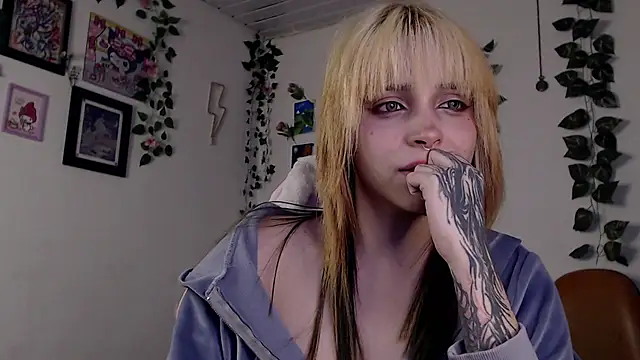 Snapshot of MaryJannes chatting on January 2025 09:39:01 AM MaryJannes online show from January 2025 09:39:01 AM