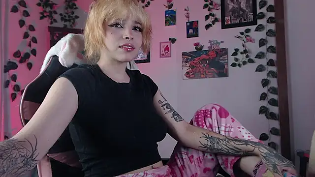 Snapshot of MaryJannes chatting on February 2025 10:00:01 PM MaryJannes online show from February 2025 10:00:01 PM