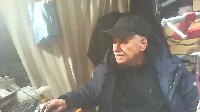 nonnomaturobisex online show from November 2025 03:14:02 PM