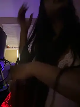 Snapshot of Tikalalin chatting on December 2024 03:03:01 AM Tikalalin online show from December 2024 03:03:01 AM