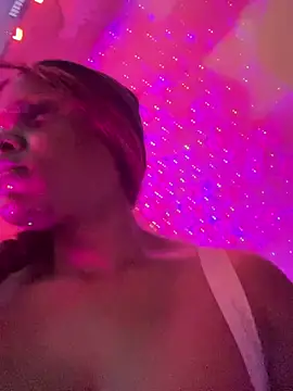 Snapshot of Tikalalin chatting on October 2025 12:06:02 PM Tikalalin online show from October 2025 12:06:02 PM