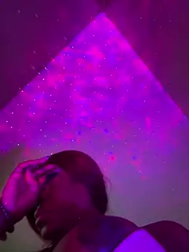 Snapshot of Tikalalin chatting on October 2025 10:52:02 AM Tikalalin online show from October 2025 10:52:02 AM