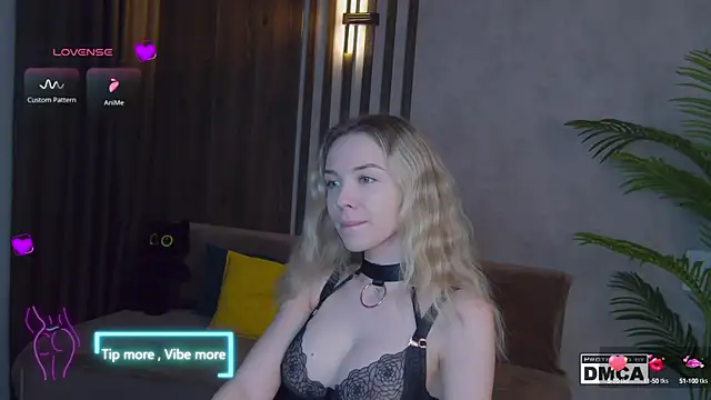 Holl1Would online show from March 2025 03:53:02 AM