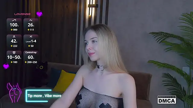 Holl1Would online show from March 2025 10:59:01 PM