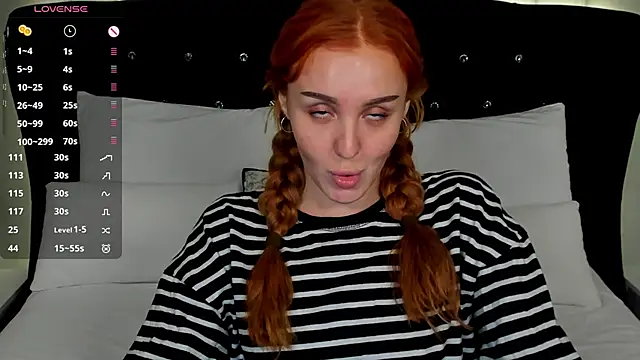 LianaFord online show from November 2025 07:25:01 PM