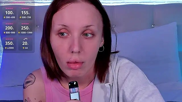 Snapshot of LianaFord chatting on May 2026 04:28:02 AM LianaFord online show from May 2026 04:28:02 AM