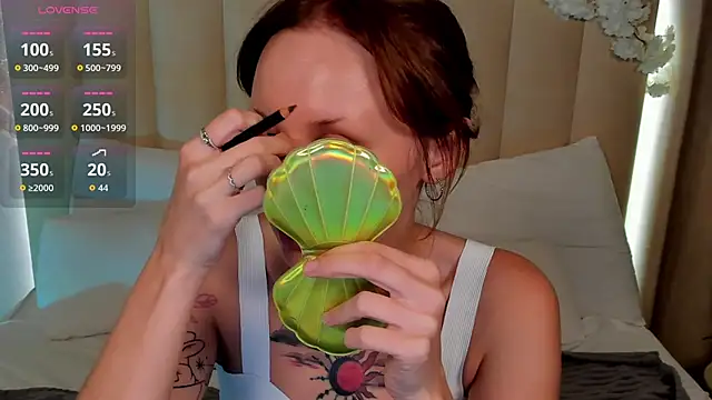 Snapshot of LianaFord chatting on May 2026 04:30:02 AM LianaFord online show from May 2026 04:30:02 AM