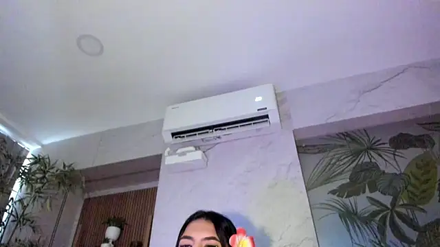 Snapshot of AntonellaRossi chatting on May 2026 08:07:01 PM AntonellaRossi online show from May 2026 08:07:01 PM