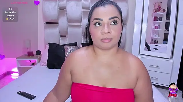 Snapshot of MelanyShayk chatting on July 2026 06:45:01 PM MelanyShayk online show from July 2026 06:45:01 PM
